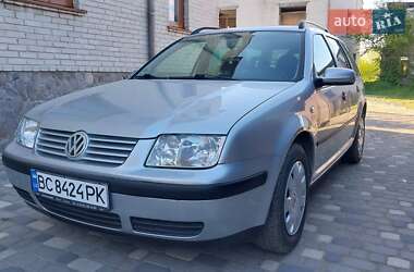 Volkswagen Bora  2001
