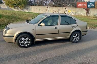 Volkswagen Bora  2003