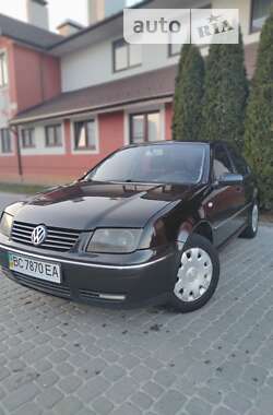 Volkswagen Bora  2002