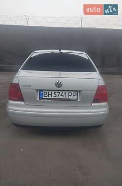 Volkswagen Bora  2002