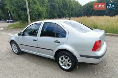 Volkswagen Bora  2000