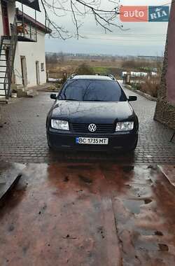 Volkswagen Bora  2001