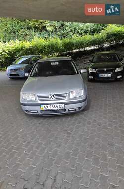 Volkswagen Bora  2003