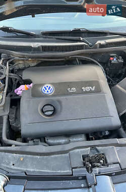 Volkswagen Bora  2002