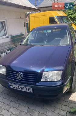 Volkswagen Bora  2003