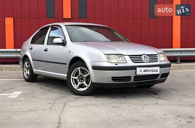 Volkswagen Bora  2004