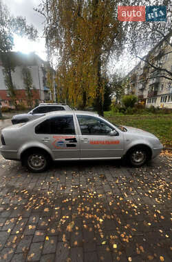 Volkswagen Bora  2004