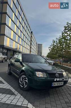 Volkswagen Bora  2001