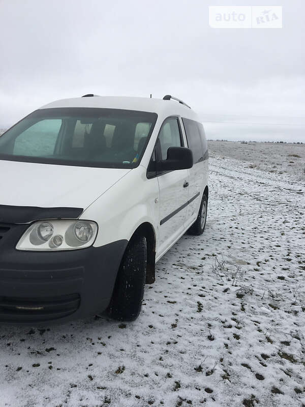 Седан Volkswagen Caddy