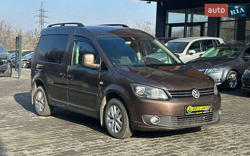 Volkswagen Caddy груз. 2011 года в Черновцах