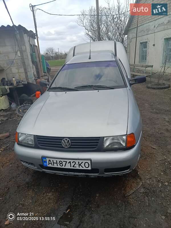 Вантажний фургон Volkswagen Caddy