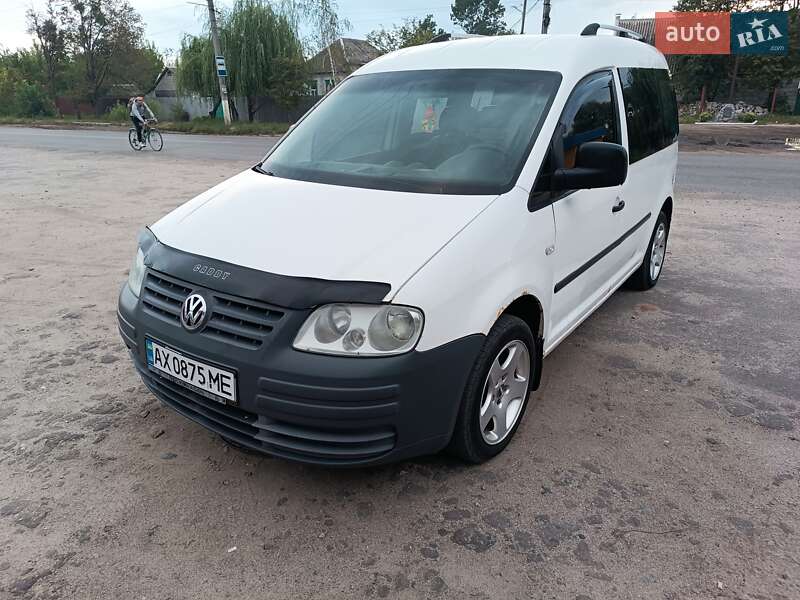 Грузопассажирский фургон Volkswagen Caddy