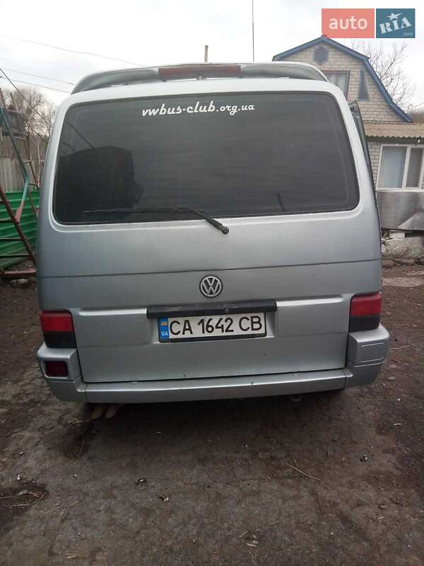 Универсал Volkswagen Caravelle