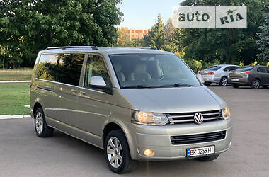 Volkswagen Caravelle  2011