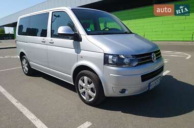 Volkswagen Caravelle  2012