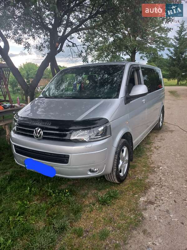 Мінівен Volkswagen Caravelle