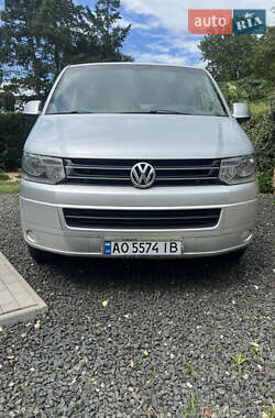 Volkswagen Caravelle 2012