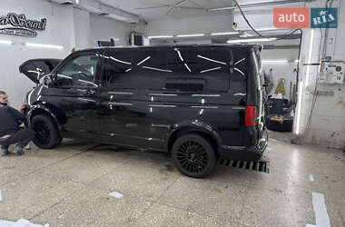 Volkswagen Caravelle  2012