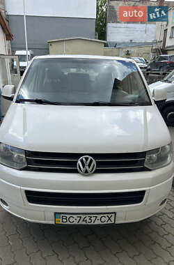 Volkswagen Caravelle  2012
