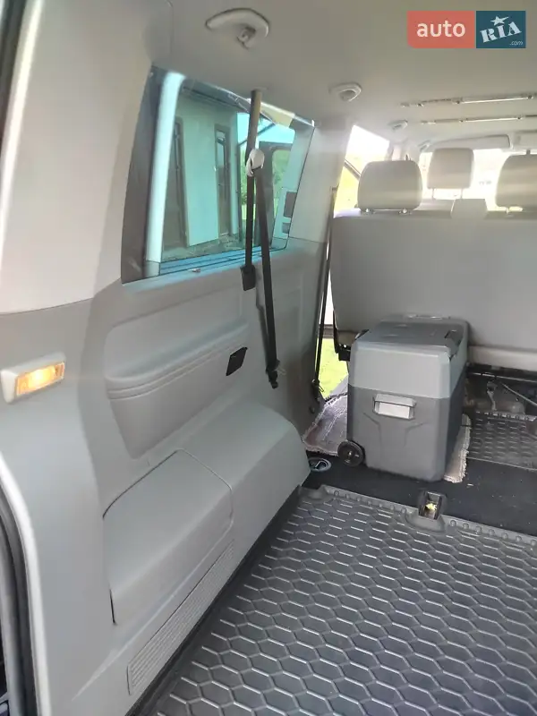 Volkswagen Caravelle 2014