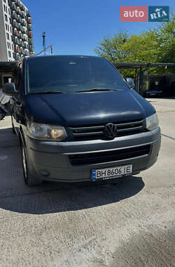 Volkswagen Caravelle 2013