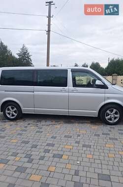 Volkswagen Caravelle  2011