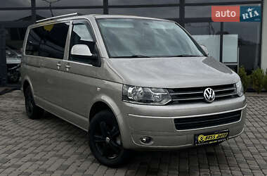 Volkswagen Caravelle  2012