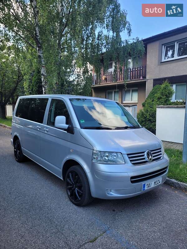 Volkswagen Caravelle