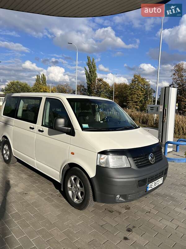 Автобуси Volkswagen Caravelle