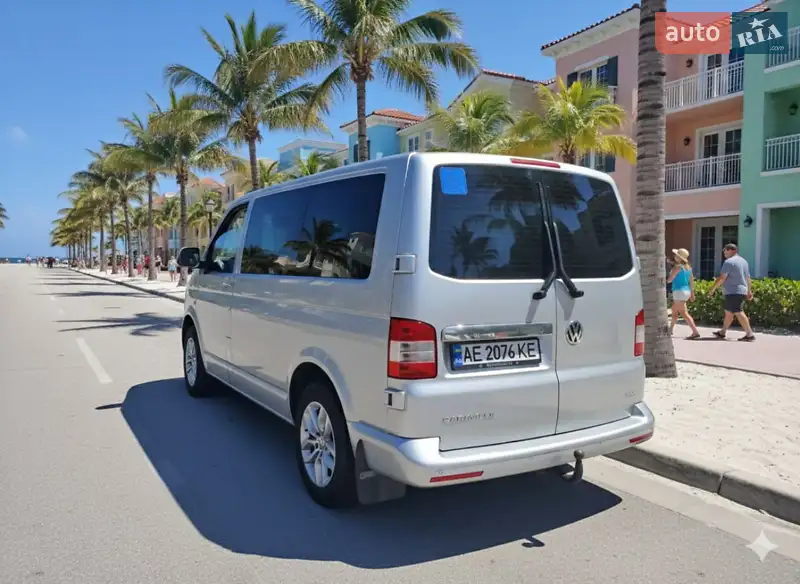Volkswagen Caravelle 2012