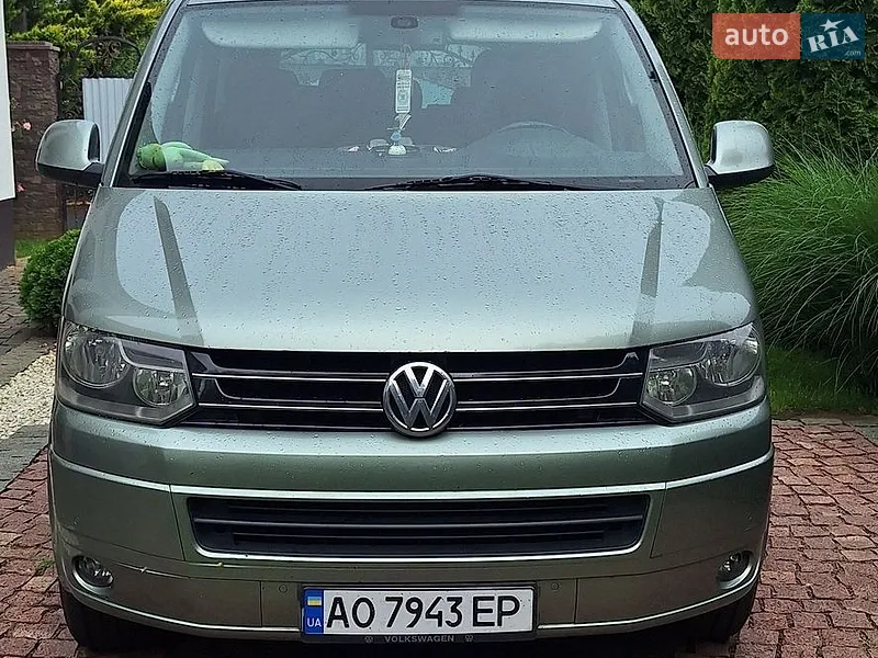 Volkswagen Caravelle 2012