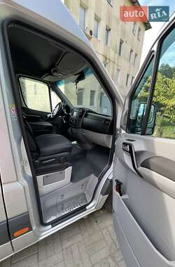 Volkswagen Crafter  2011