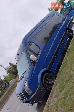 Volkswagen Crafter  2011