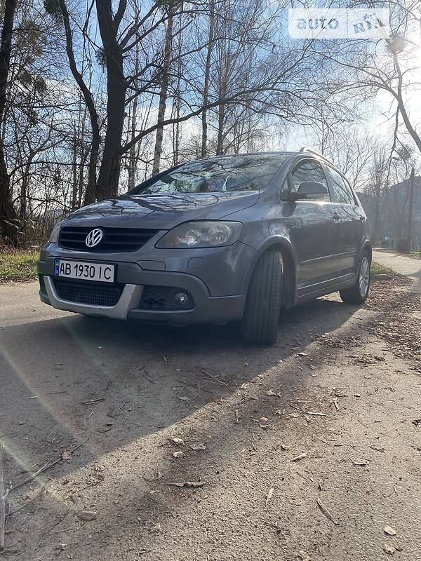 Легкові Volkswagen Cross Golf