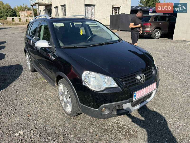 Хэтчбек Volkswagen Cross Polo