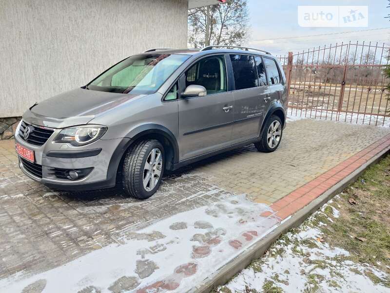 Мінівен Volkswagen Cross Touran