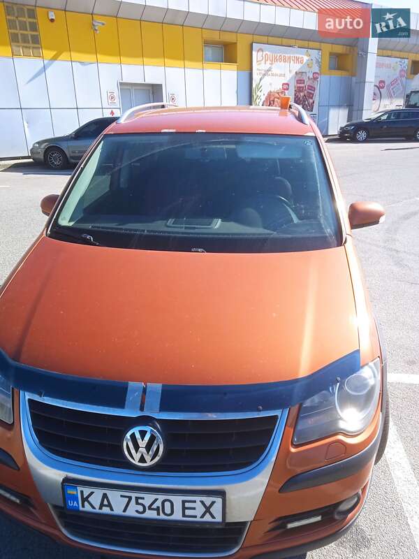 Volkswagen Cross Touran