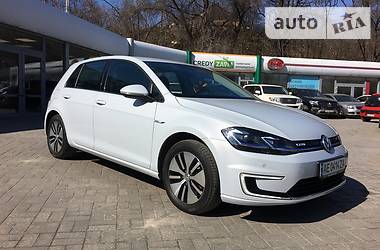 Volkswagen e-Golf  2017