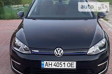 Volkswagen e-Golf  2015