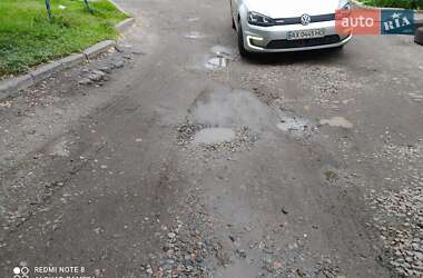 Volkswagen e-Golf  2015