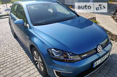 Volkswagen e-Golf  2015