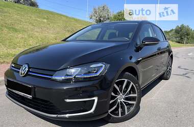 Volkswagen e-Golf  2018