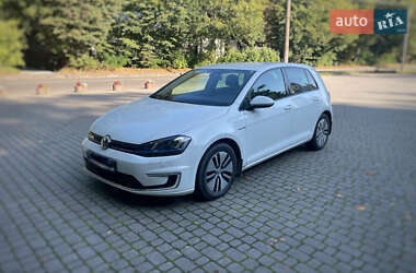 Volkswagen e-Golf  2016