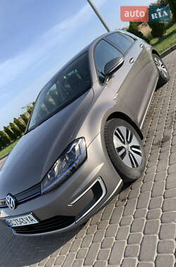 Volkswagen e-Golf  2015