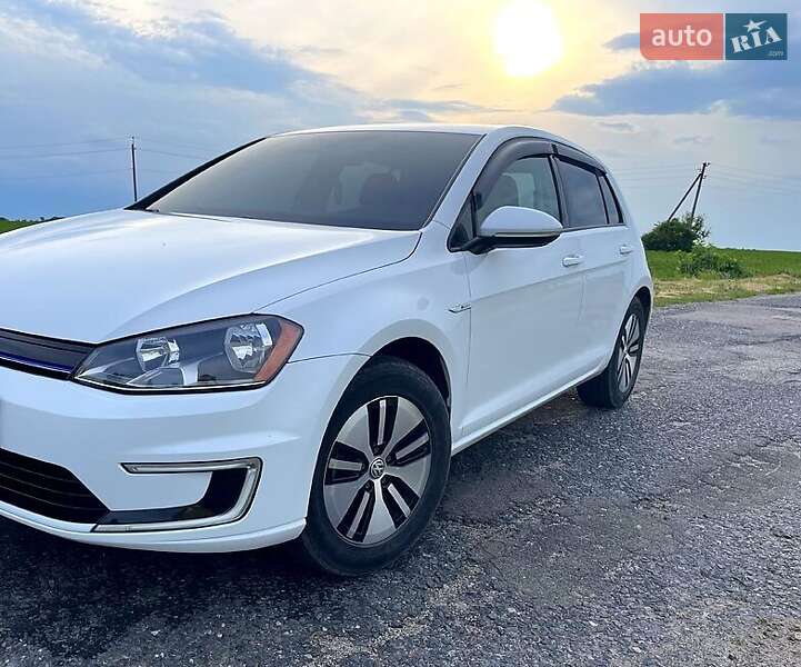 Легковые Volkswagen e-Golf