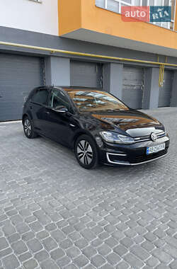 Volkswagen e-Golf  2018
