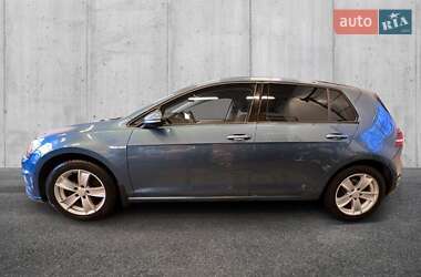 Volkswagen e-Golf  2015