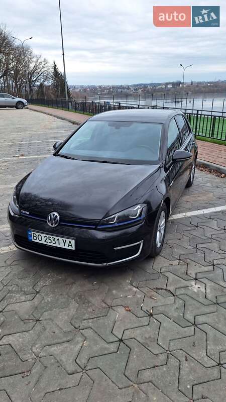 Хэтчбек Volkswagen e-Golf