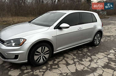 Volkswagen e-Golf  2015