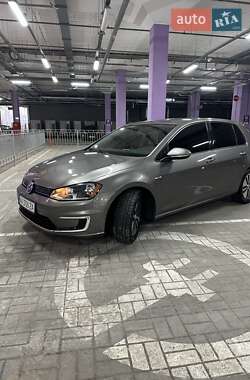 Volkswagen e-Golf  2016